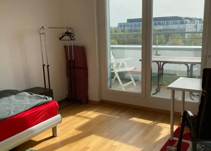 Mit Balkon In Neuer, Heller Penthouse
